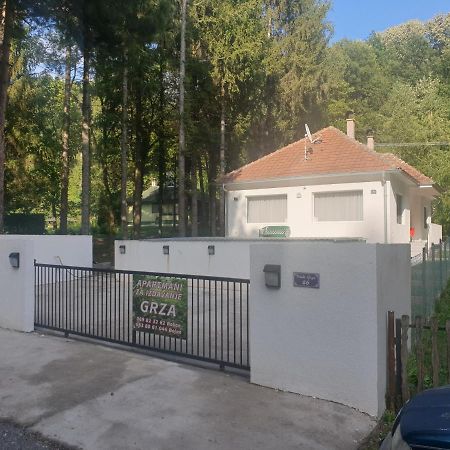 Apartmani Grza Paraćin Εξωτερικό φωτογραφία
